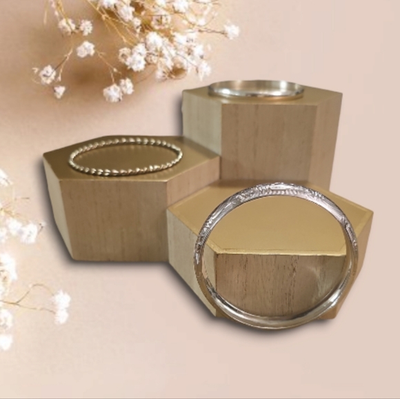 Combination of Three Bangle Bracelets.Can be worn Separately. - Picture 4 of 8